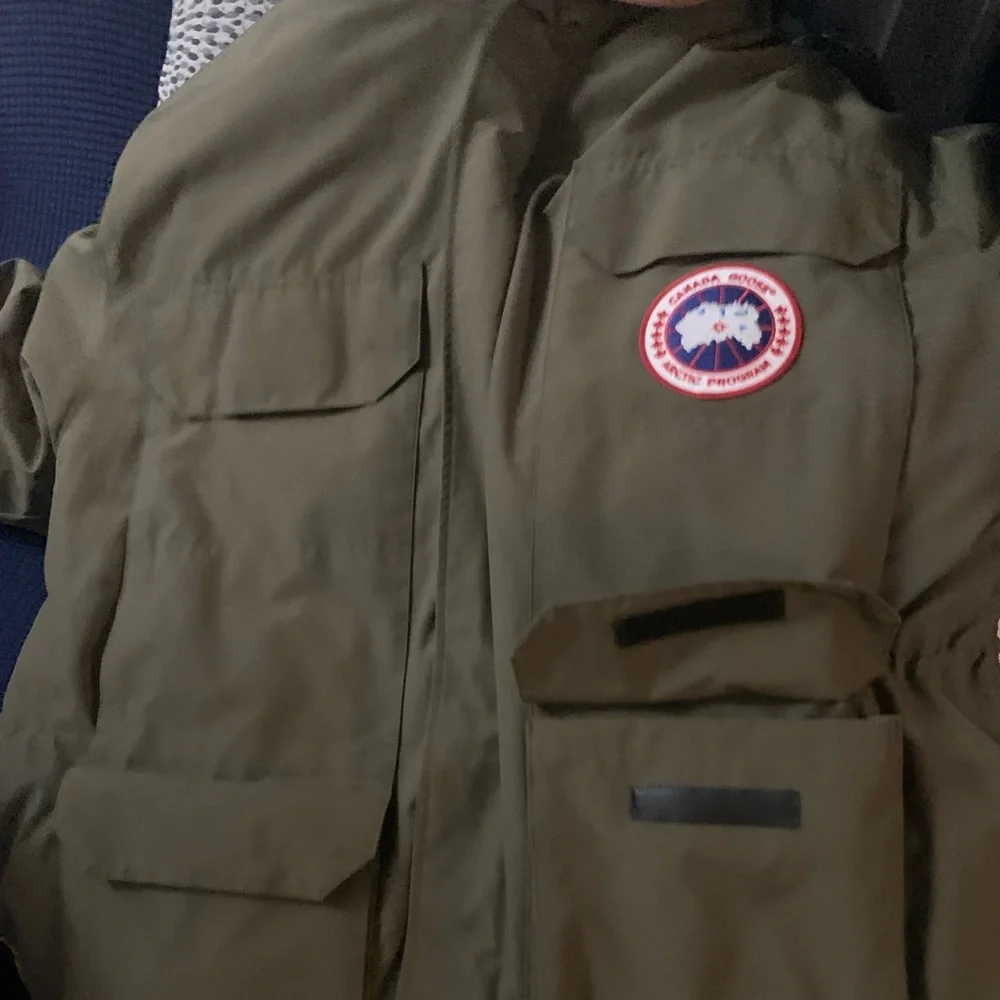 Canada Goose mens jacket - Picture 2 of 5